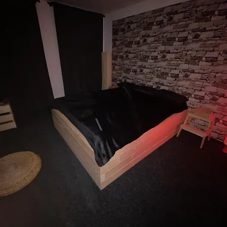 公寓 Wellness Karolina 米洛维采